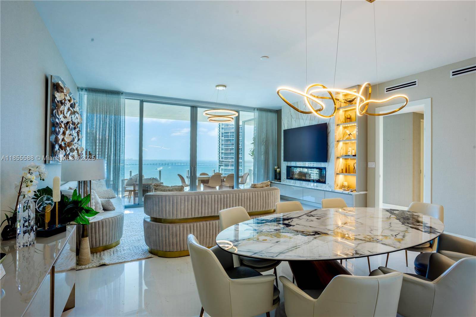 Miami, FL 33131,300 Biscayne Boulevard Way #2203C