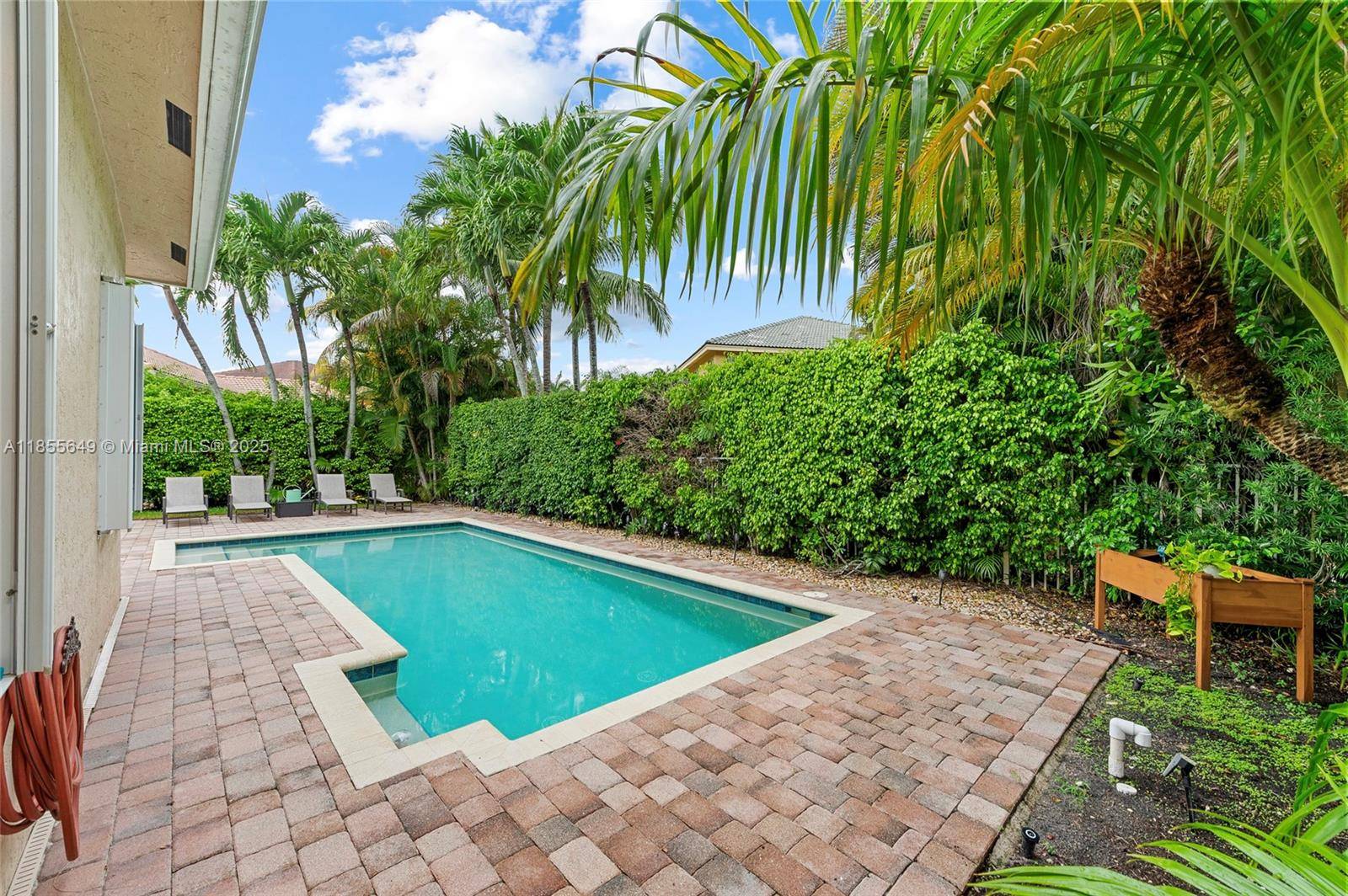 Weston, FL 33327,1487 Blue Jay Cir