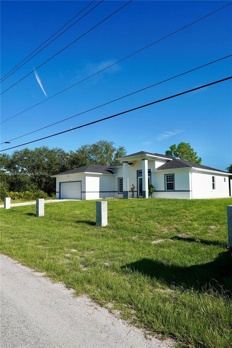 Lehigh Acres, FL 33972,105 E 15th st