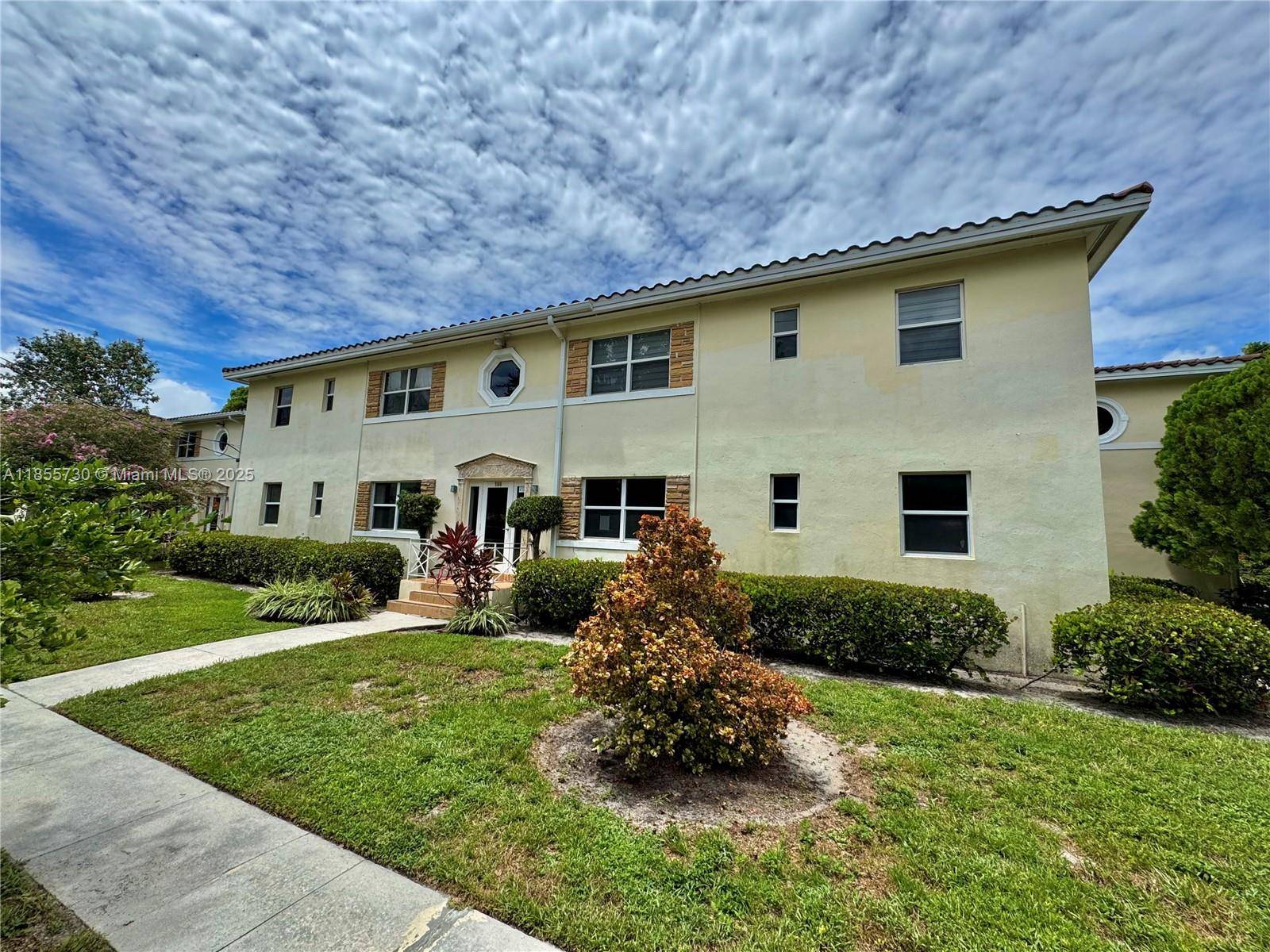 Miami Shores, FL 33138,726 NE 92nd St #12L