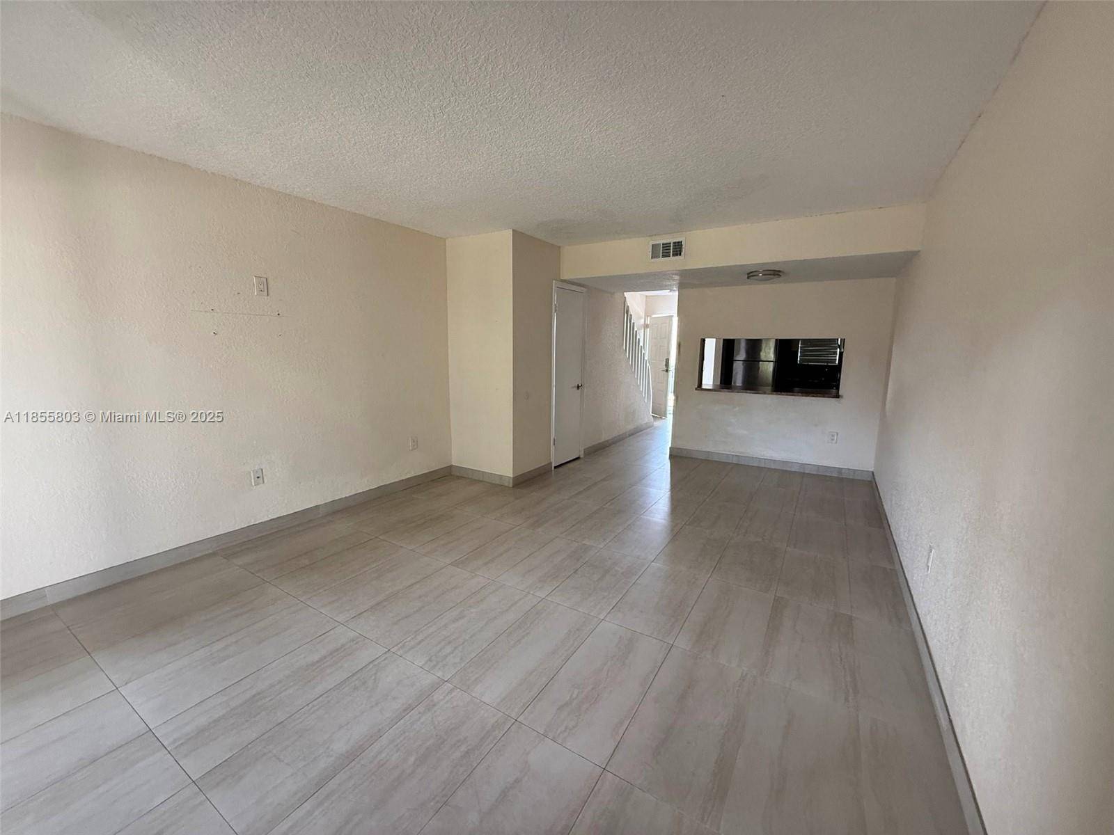 Hialeah, FL 33016,2740 W 76th St #204