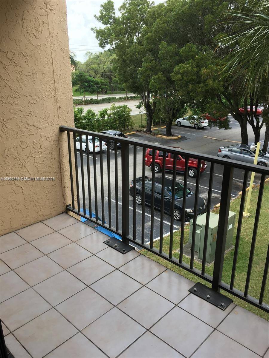 Miami, FL 33186,14221 N Kendall Dr #305C