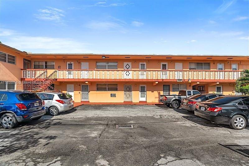Miami, FL 33179,19000 NE 3rd Ct #405