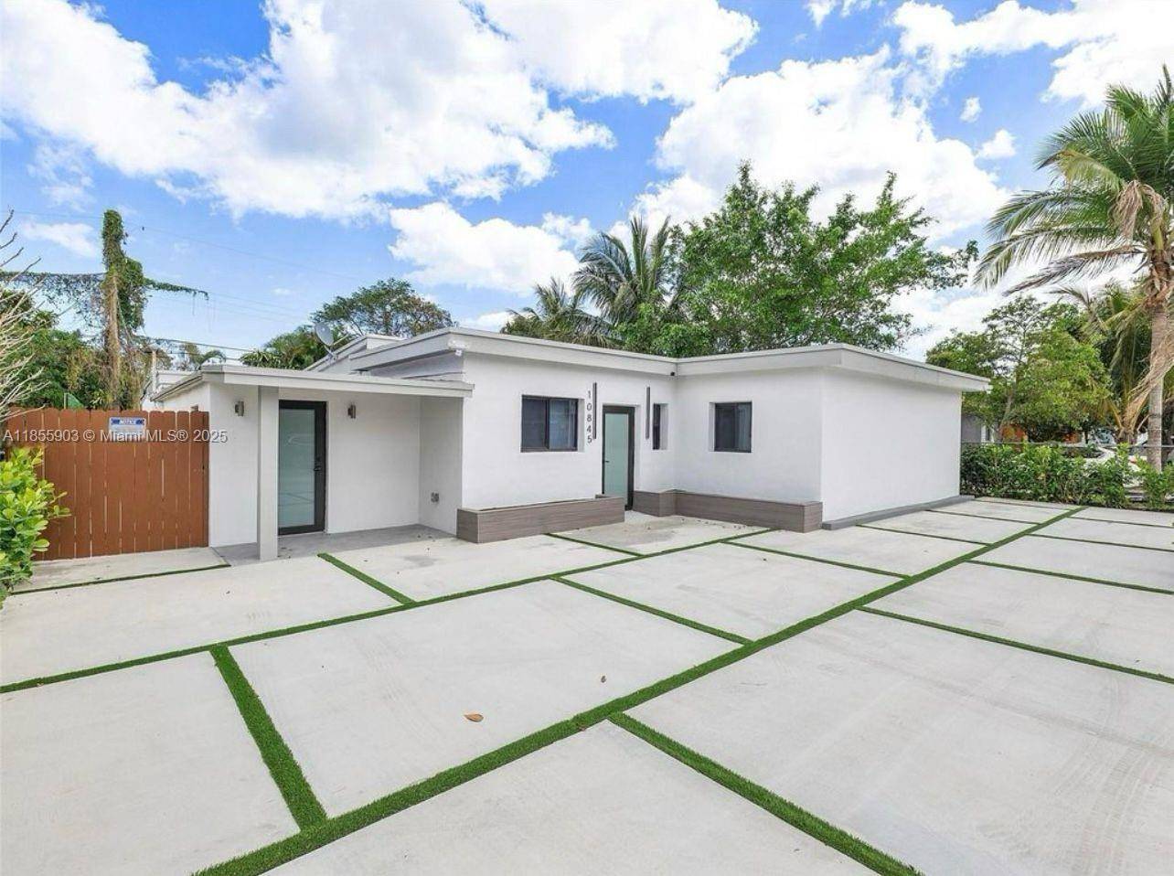 Miami, FL 33168,10845 NW 2nd Ct