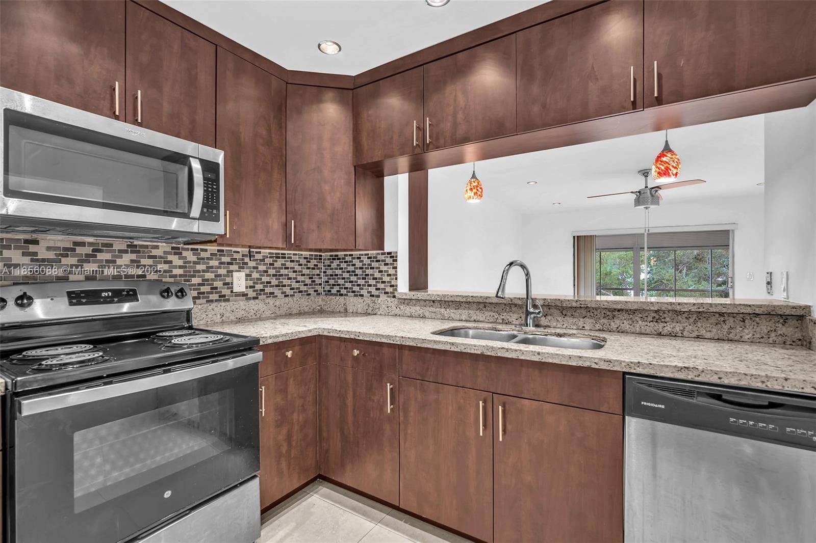 Hollywood, FL 33021,5790 Stirling Rd #304