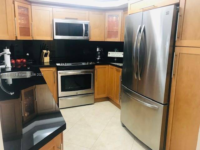 Miami Beach, FL 33140,5701 Collins Ave #708