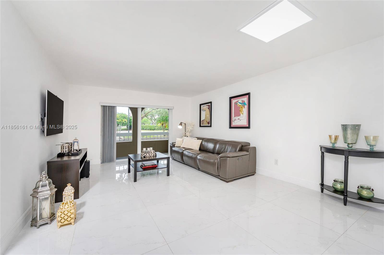 Miami, FL 33143,7850 Camino Real #0-117