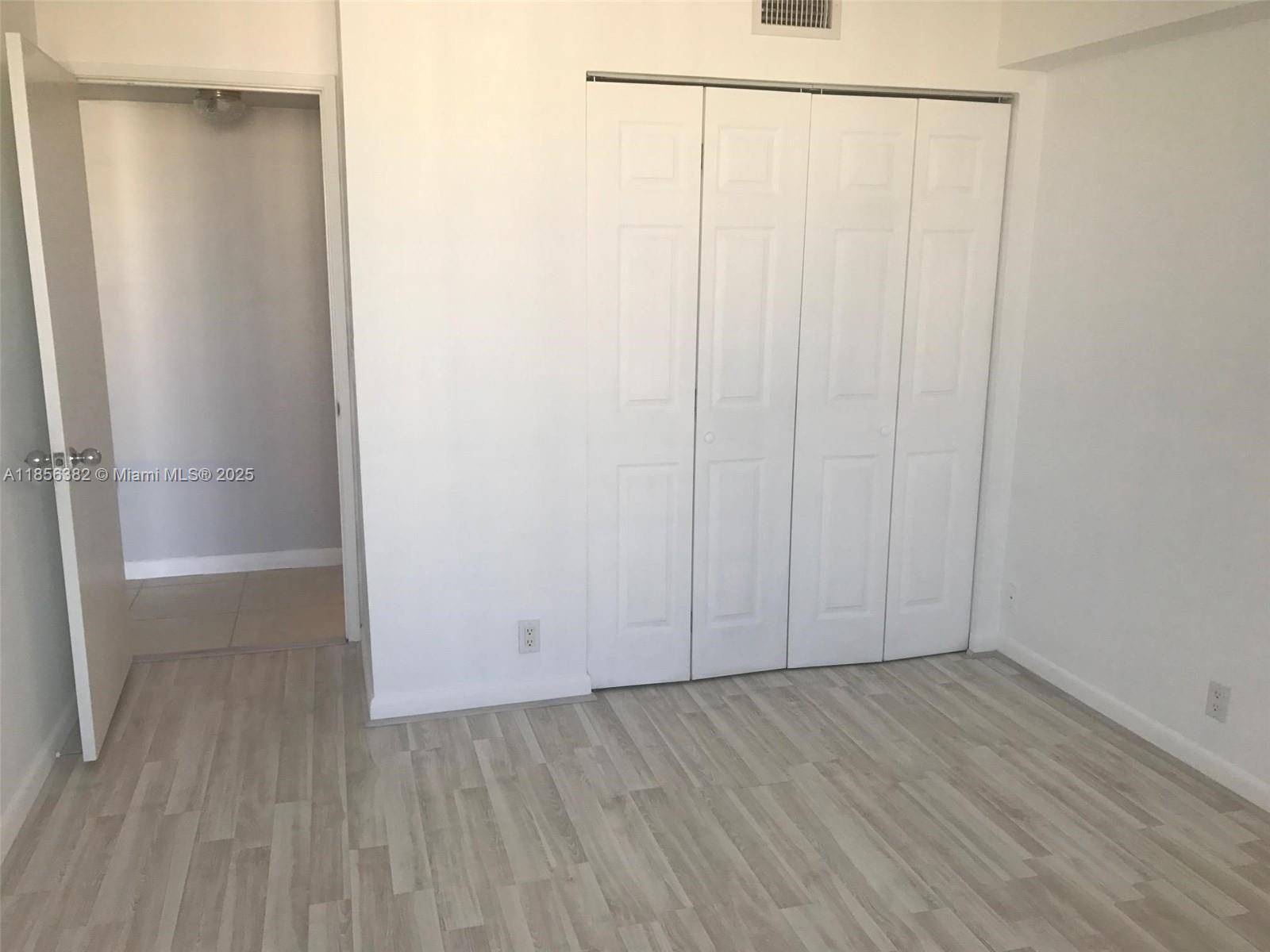 Aventura, FL 33180,3300 NE 191st St #PH8