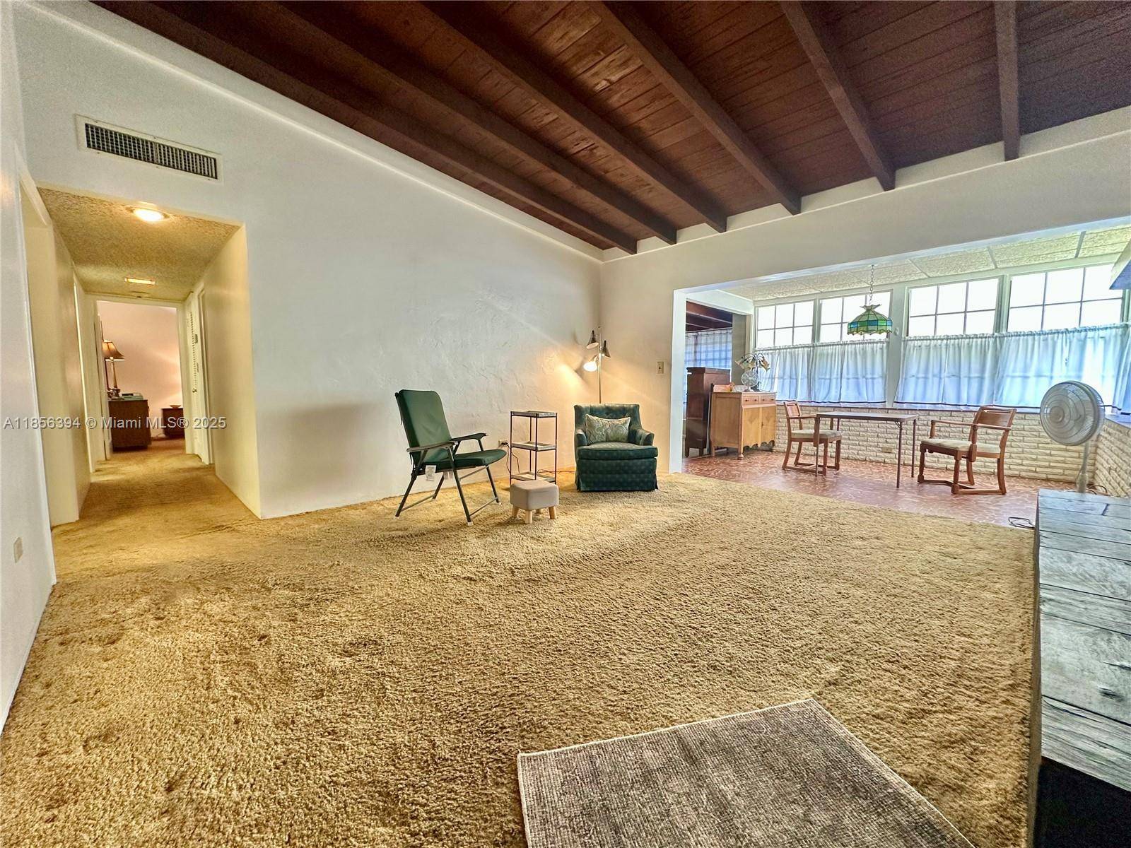 North Miami, FL 33161,845 NE 127th St