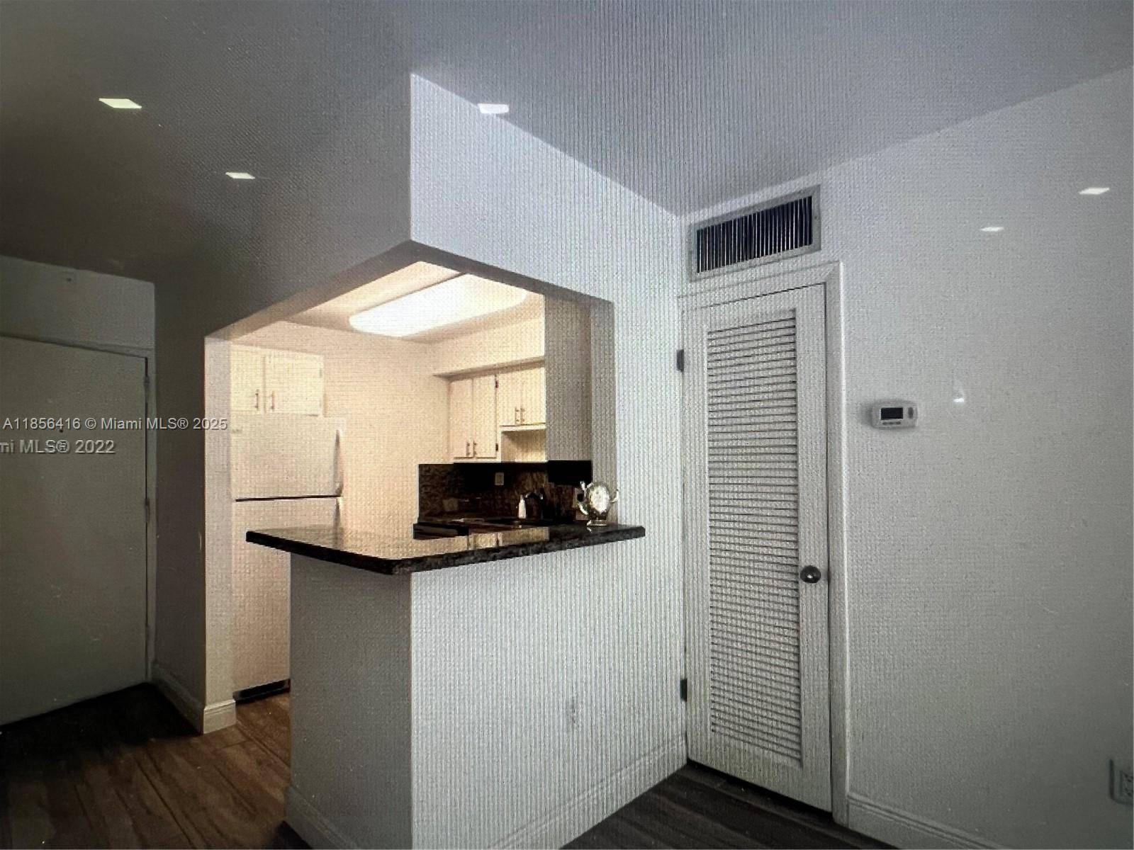 North Miami, FL 33181,2640 NE 135th St #218