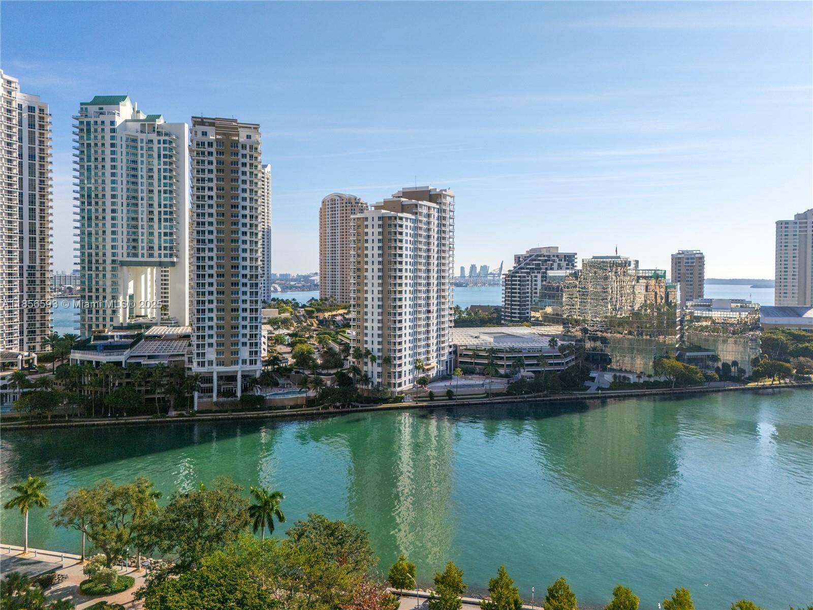 Miami, FL 33131,701 Brickell Key Blvd #707