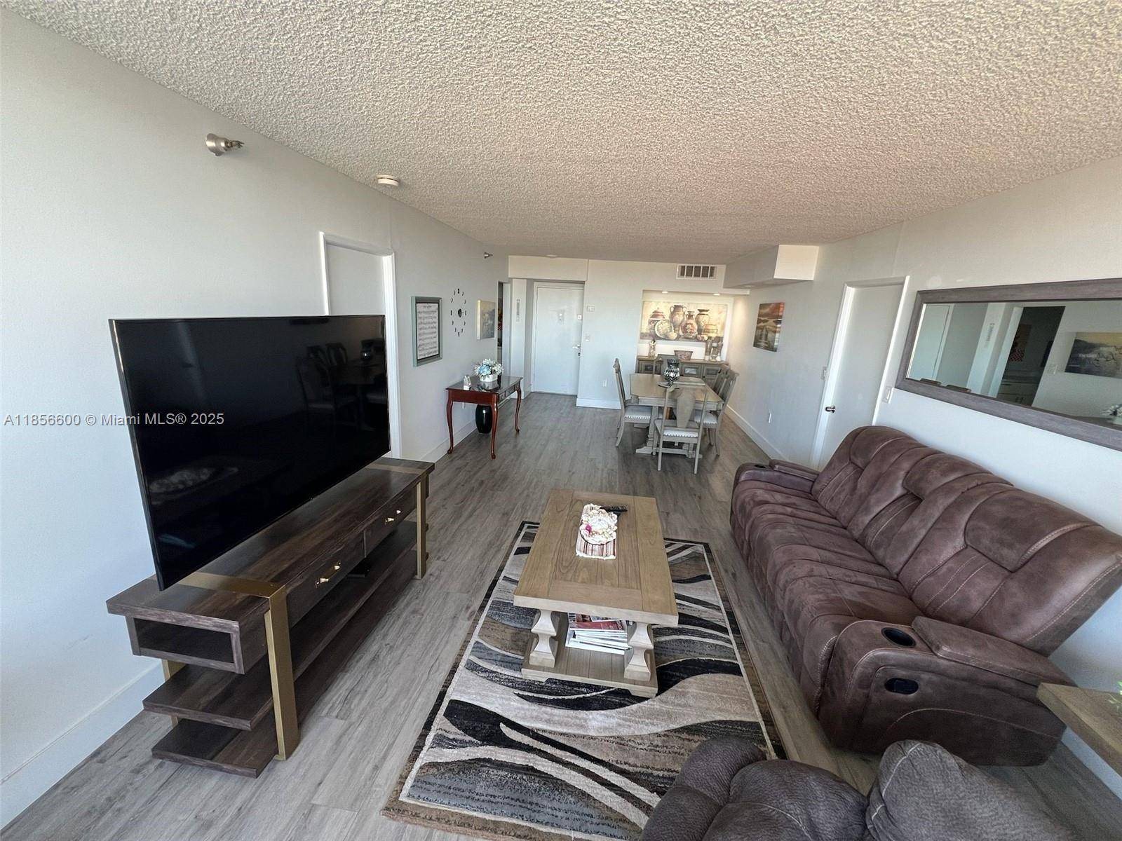Aventura, FL 33180,20505 E Country Club Dr #1932