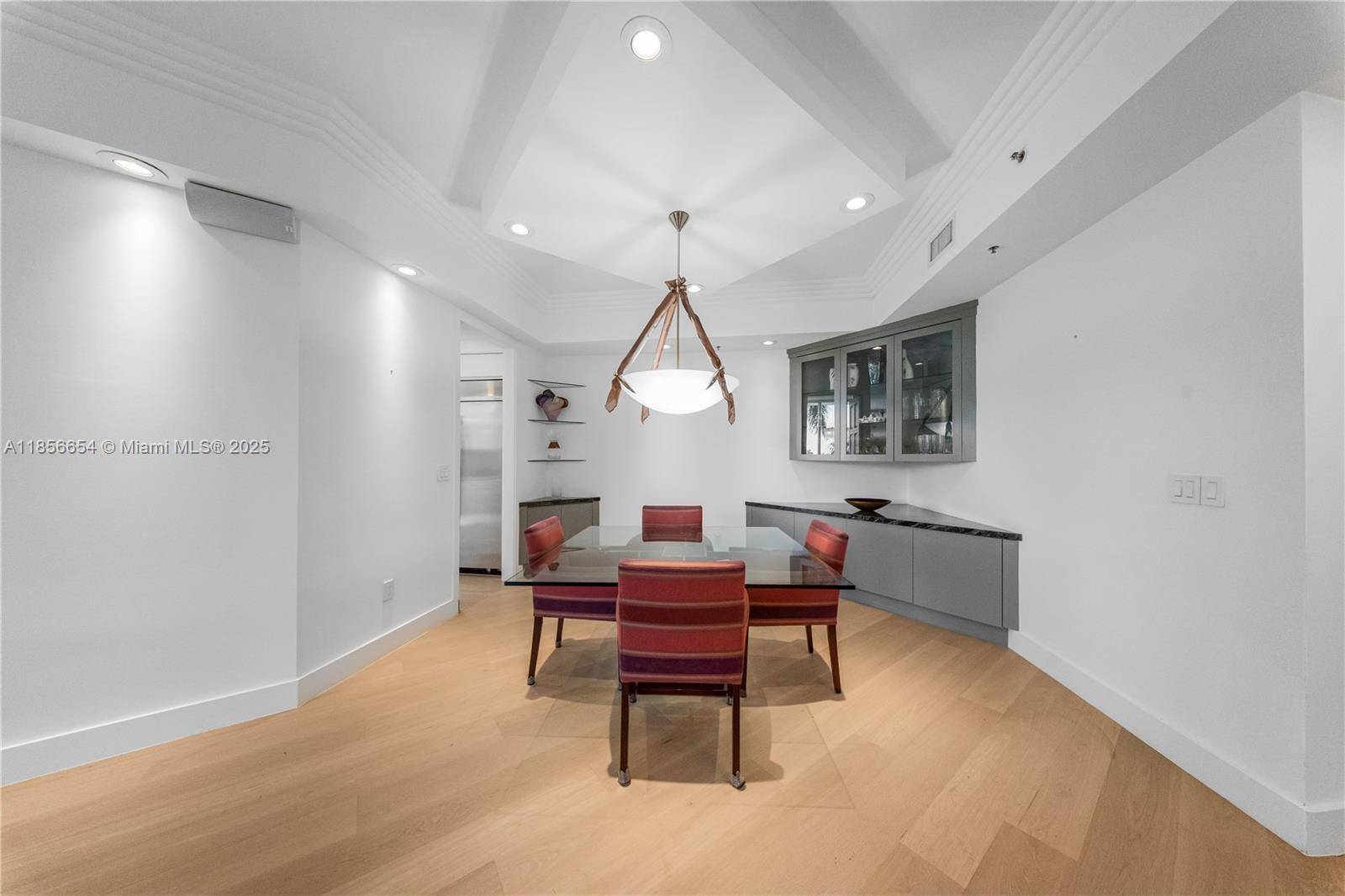 Coral Gables, FL 33134,626 Coral Way #402