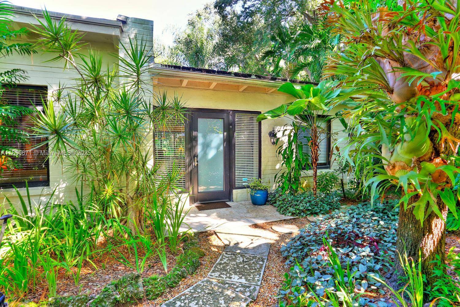 Coconut Grove, FL 33133,2035 Tigertail Ave