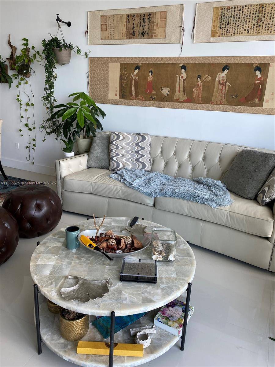 Miami, FL 33132,244 Biscayne Blvd #2706