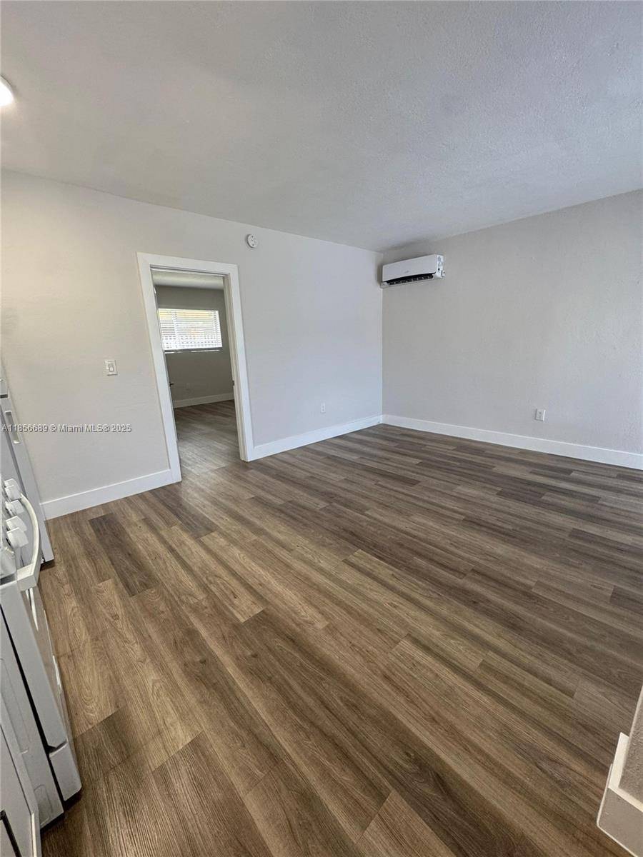Hialeah, FL 33010,25 W 6th St #2
