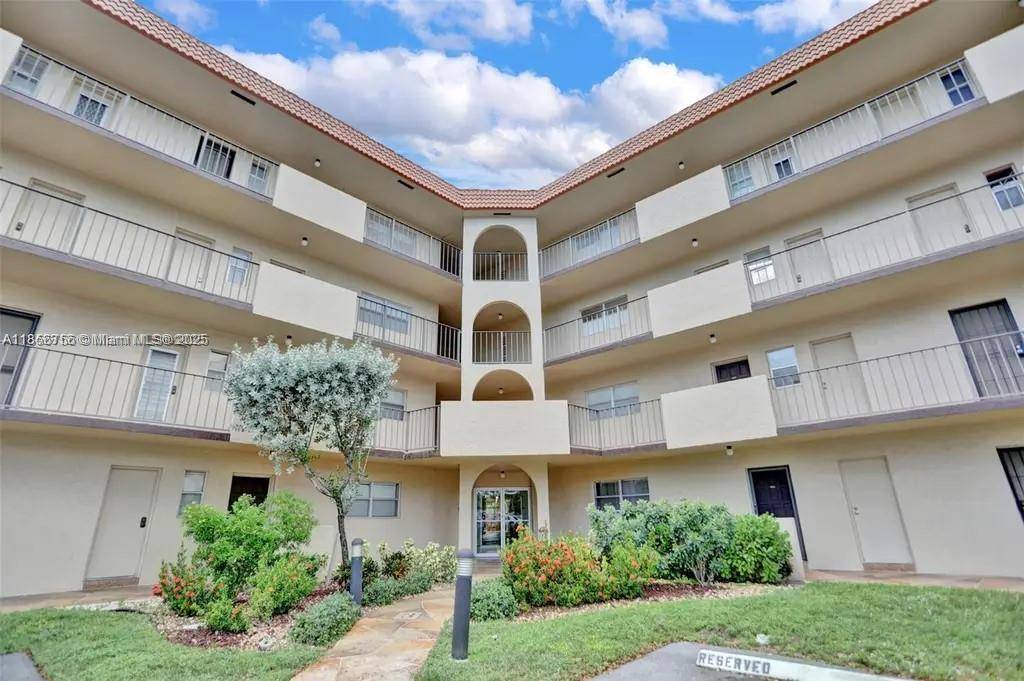 Lauderhill, FL 33319,6361 N Falls Cir Dr #209