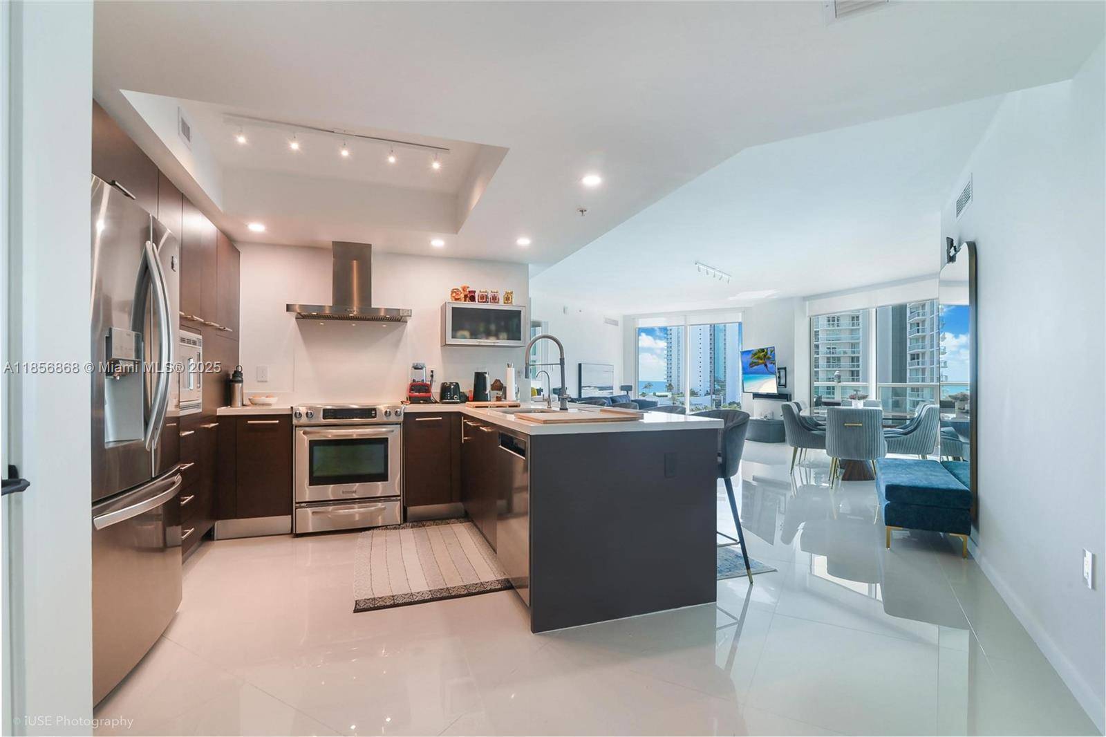 Sunny Isles Beach, FL 33160,250 Sunny Isles Blvd #3-806