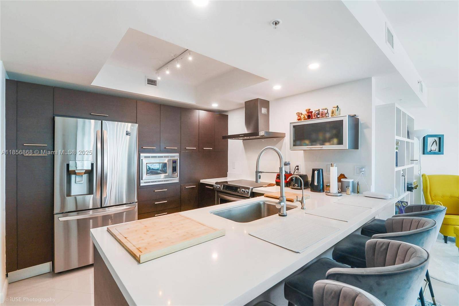 Sunny Isles Beach, FL 33160,250 Sunny Isles Blvd #3-806