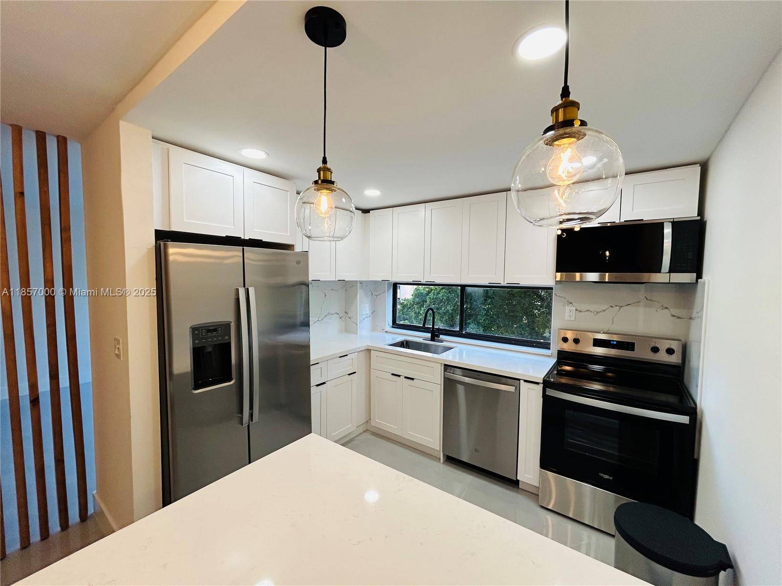 Sunny Isles Beach, FL 33160,17021 N Bay Rd #427