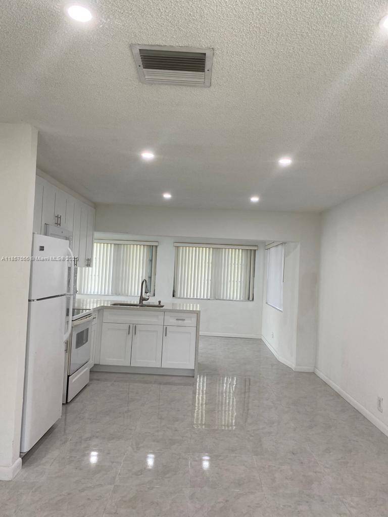 Tamarac, FL 33319,4903 NW 42nd Ave