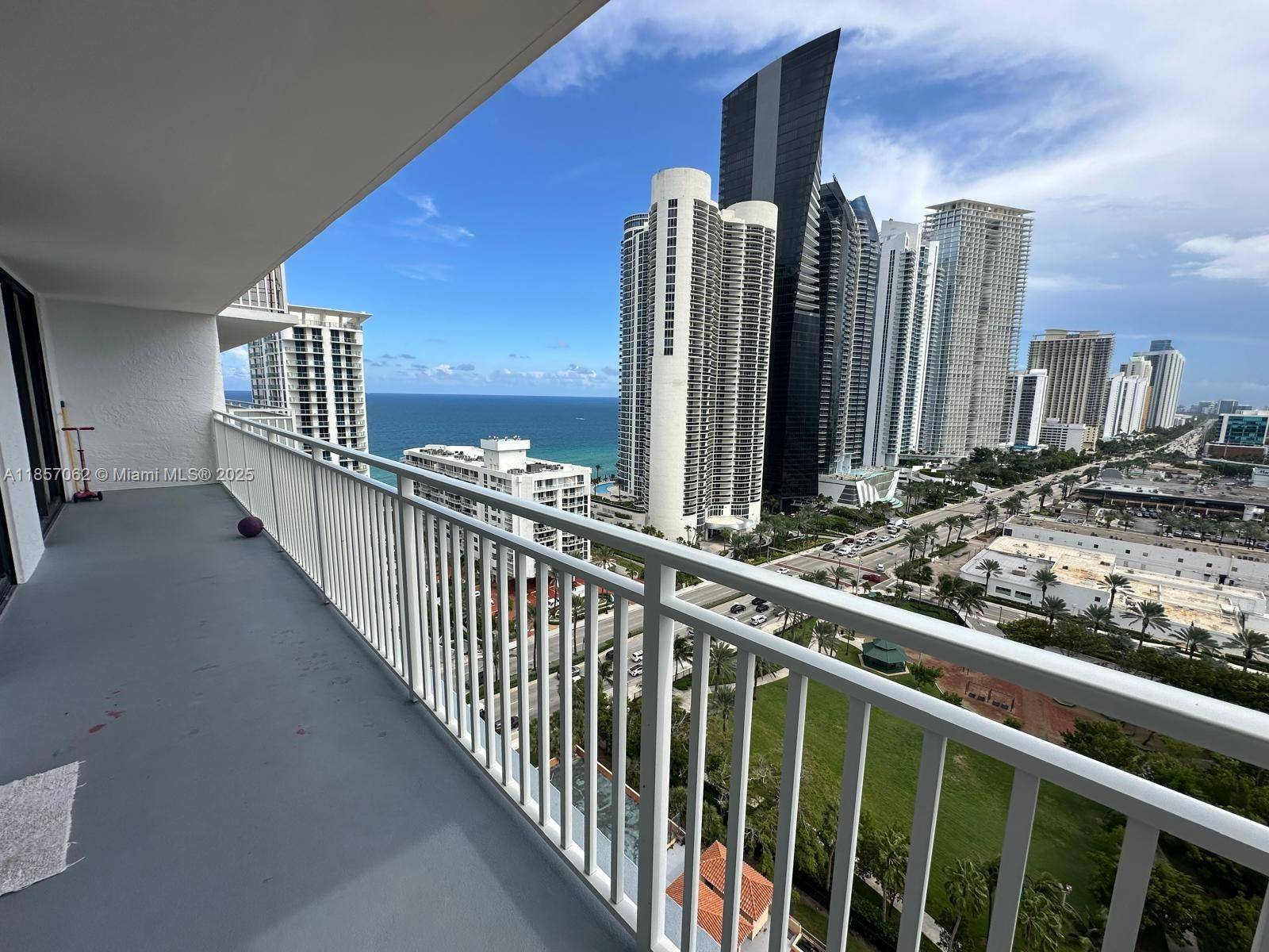 Sunny Isles Beach, FL 33160,210 174th St #2202