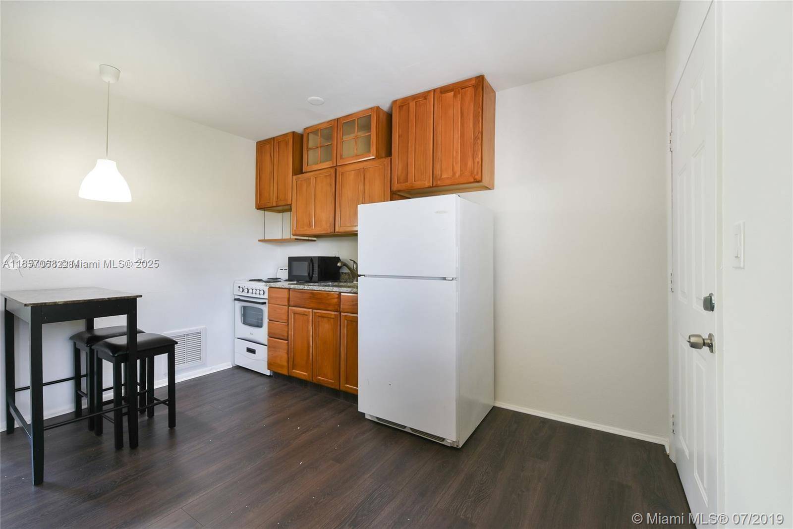Miami Beach, FL 33139,345 Michigan Ave #17