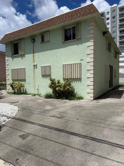 Miami, FL 33128,220 NW 7th Ave #1