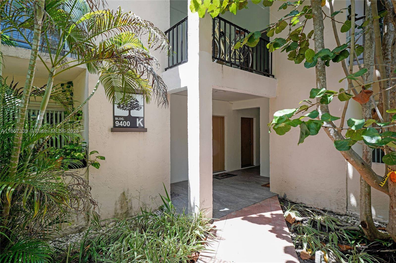 Miami, FL 33156,9400 SW 77th Ave #K8