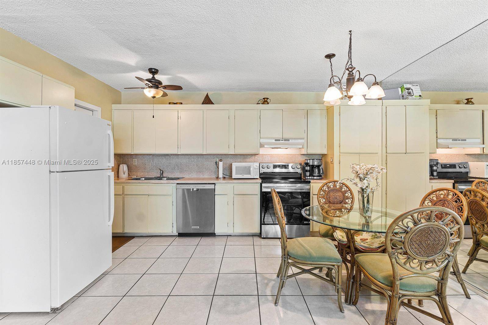 Pompano Beach, FL 33060,221 SE 9th Ave #202