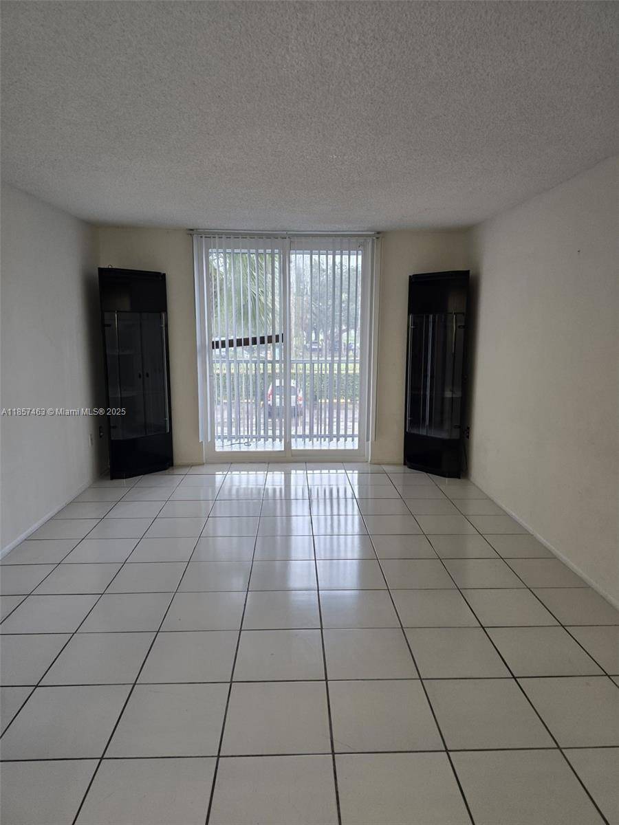 North Miami Beach, FL 33160,16851 NE 23rd Ave #A212