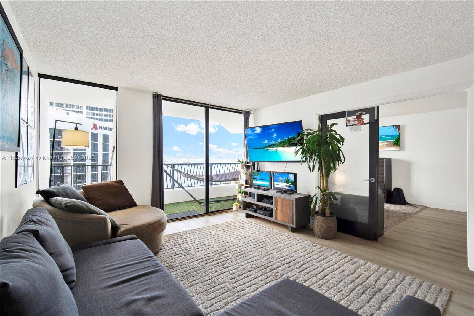 Miami, FL 33132,555 NE 15th St #31E