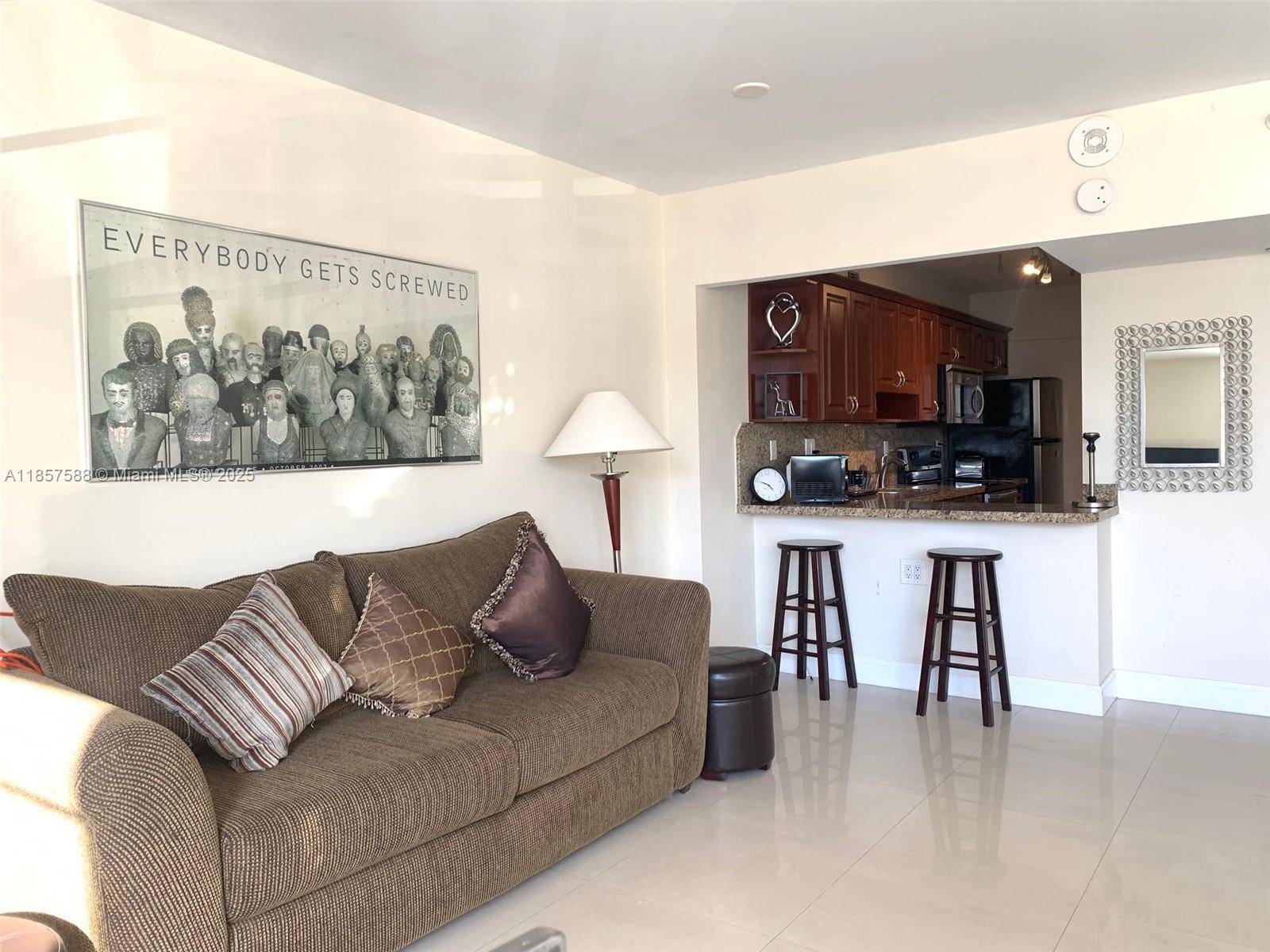 Miami Beach, FL 33139,100 Lincoln Rd #316