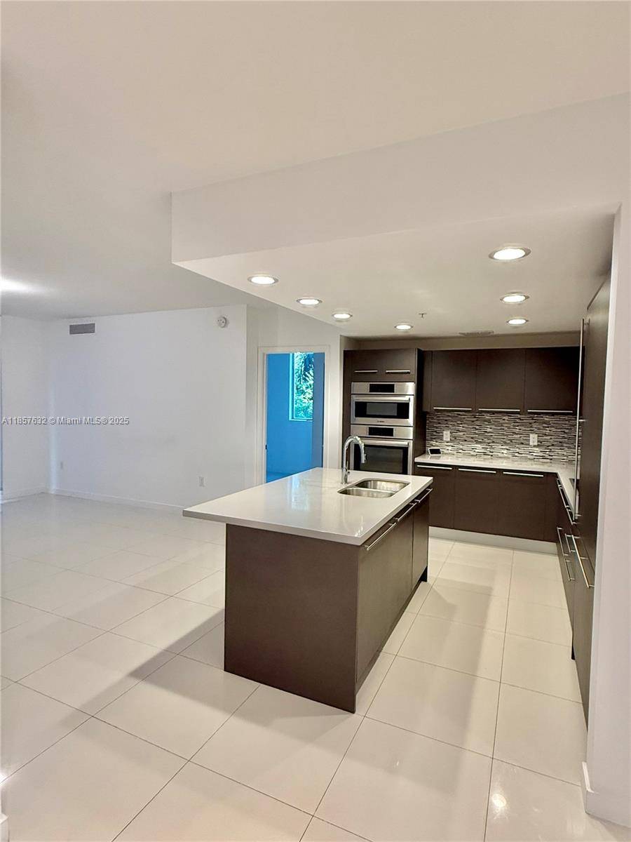 Doral, FL 33178,7661 NW 107th Ave #207