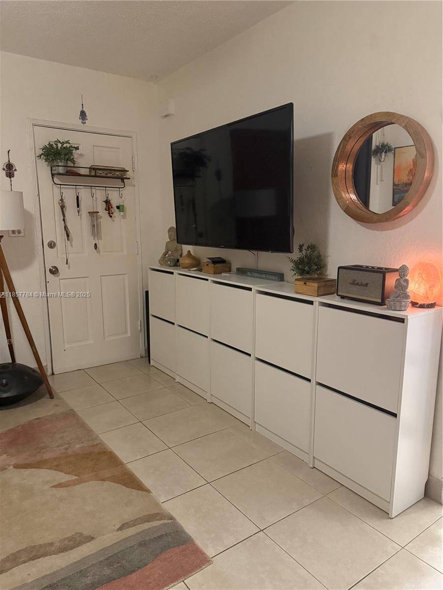 Miami Beach, FL 33141,700 83rd St #1