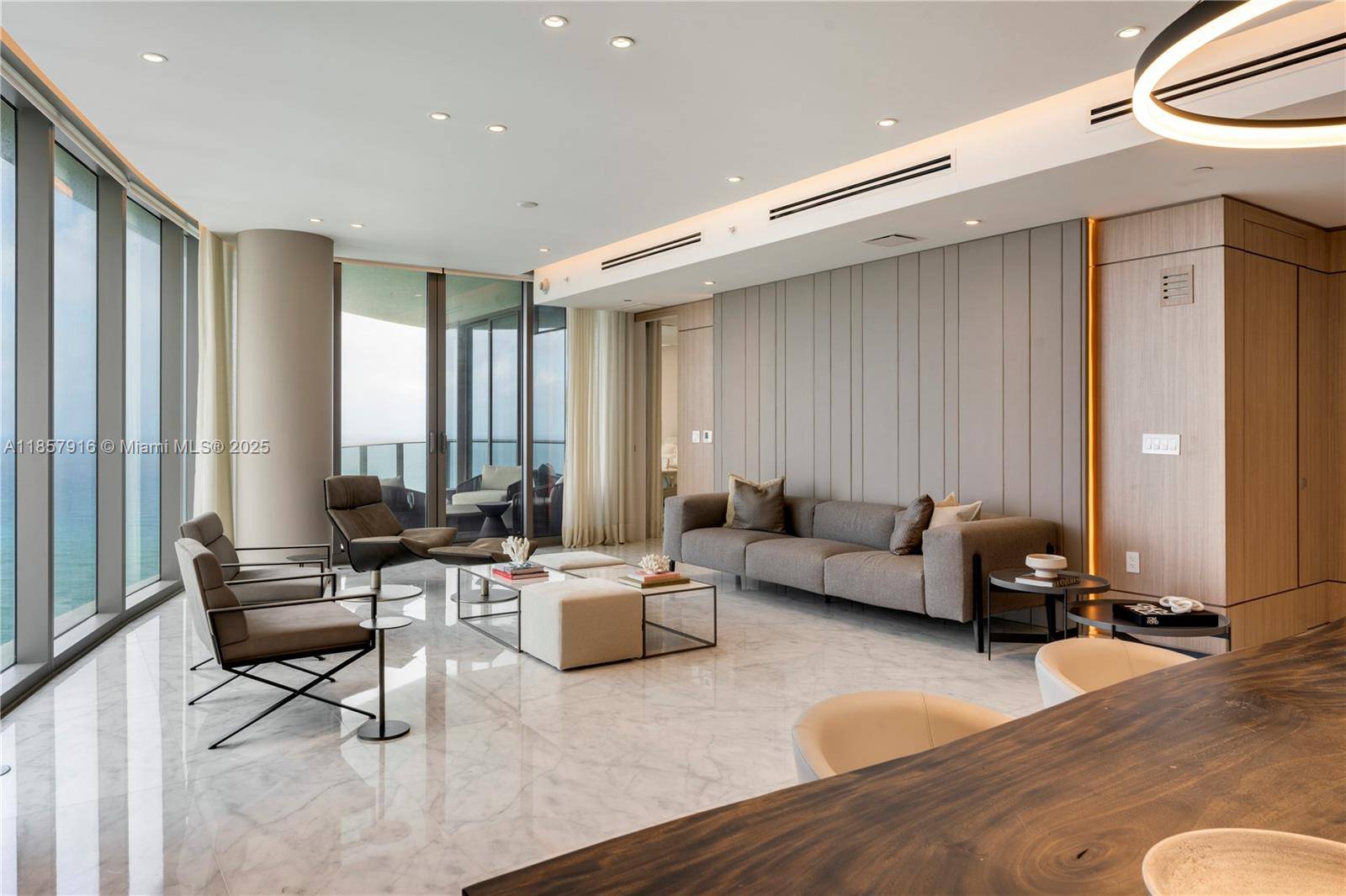 Sunny Isles Beach, FL 33160,15701 Collins Ave #3901