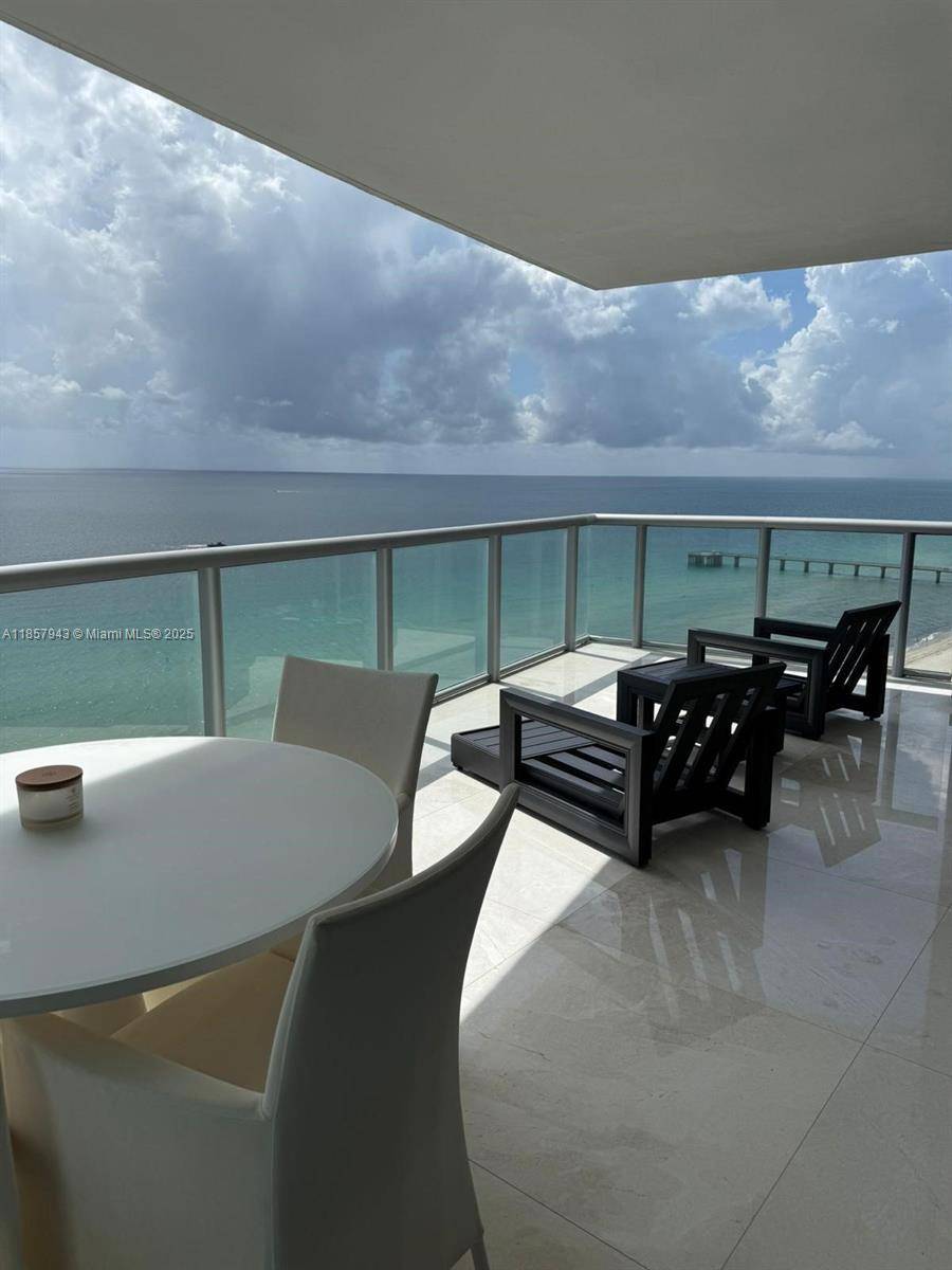 Sunny Isles Beach, FL 33160,17121 Collins Ave #1702