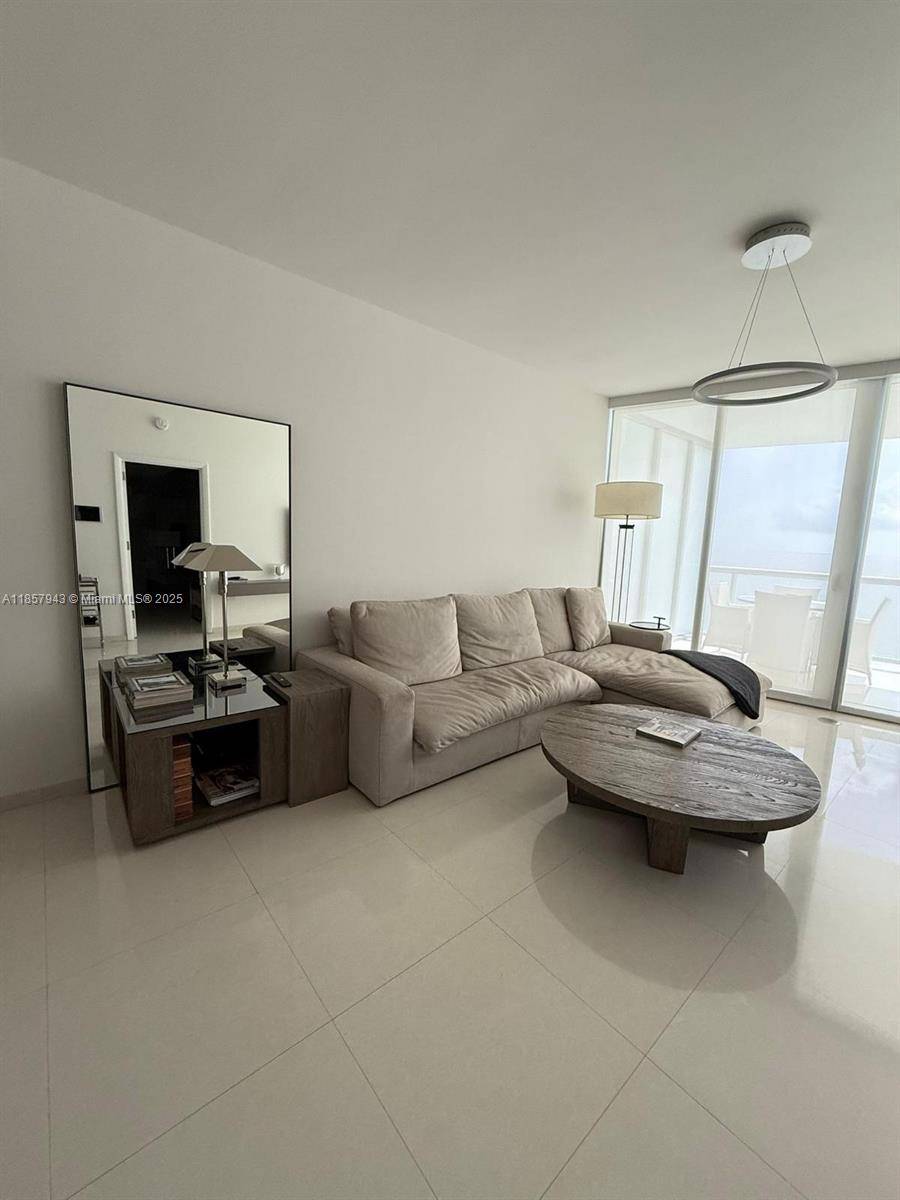 Sunny Isles Beach, FL 33160,17121 Collins Ave #1702