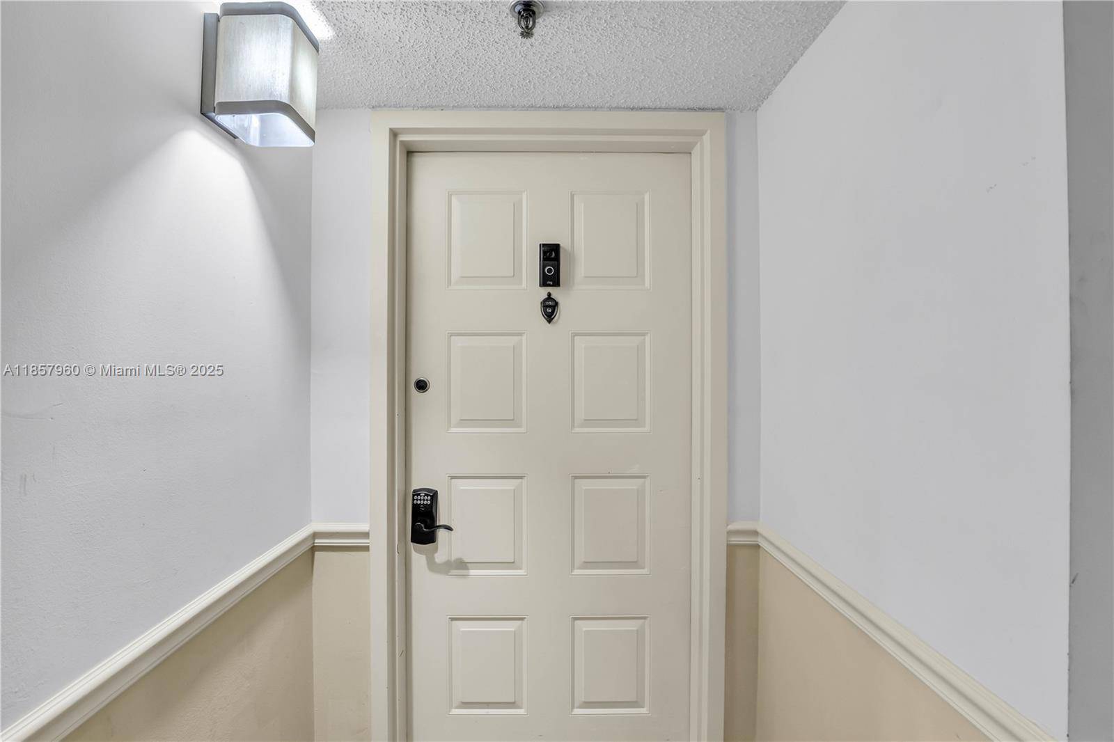 Oakland Park, FL 33309,105 Lake Emerald Dr #215
