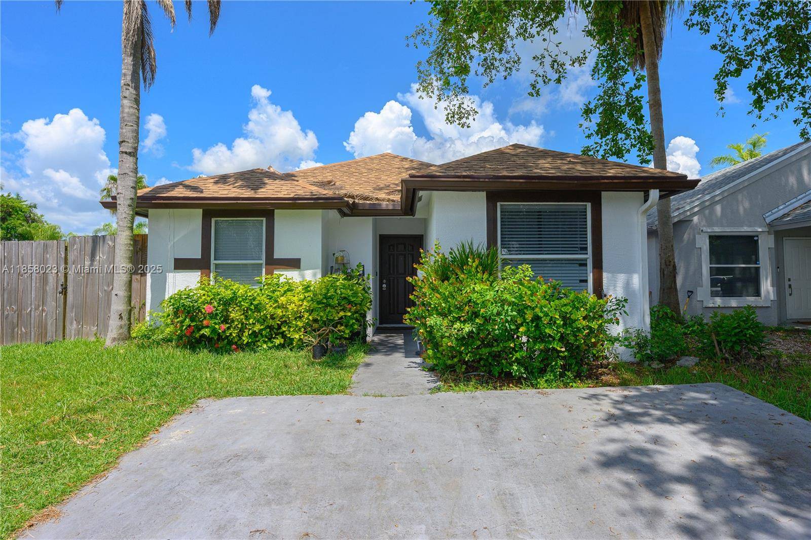 Florida City, FL 33034,998 SW 8th Pl