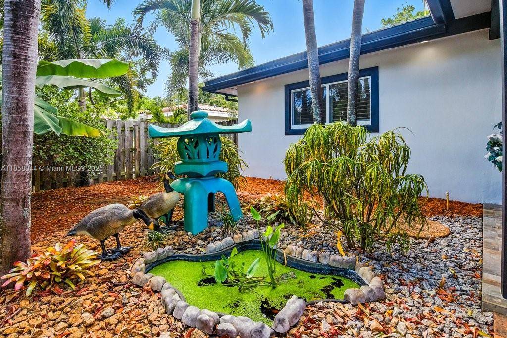 Oakland Park, FL 33334,1708 NE 47th St