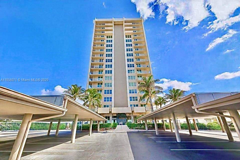 Singer Island, FL 33404,5440 N Ocean Dr #902