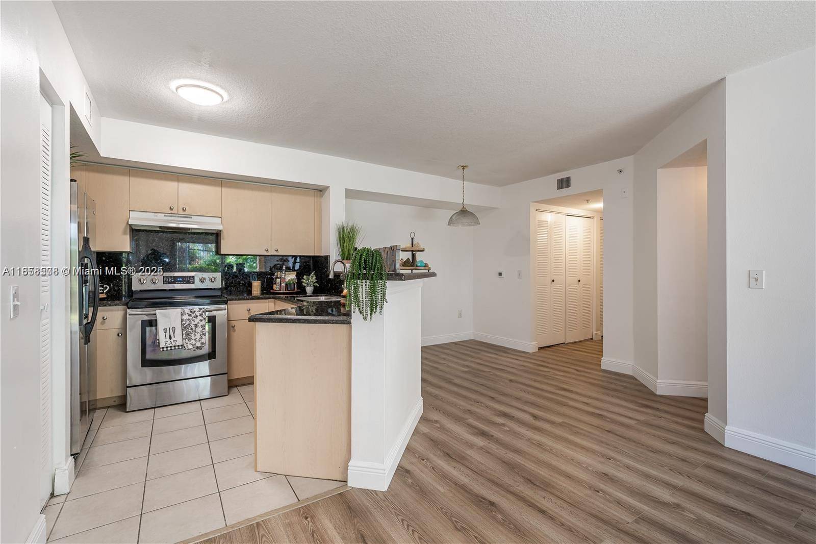 West Palm Beach, FL 33409,4280 San Marino Blvd #102