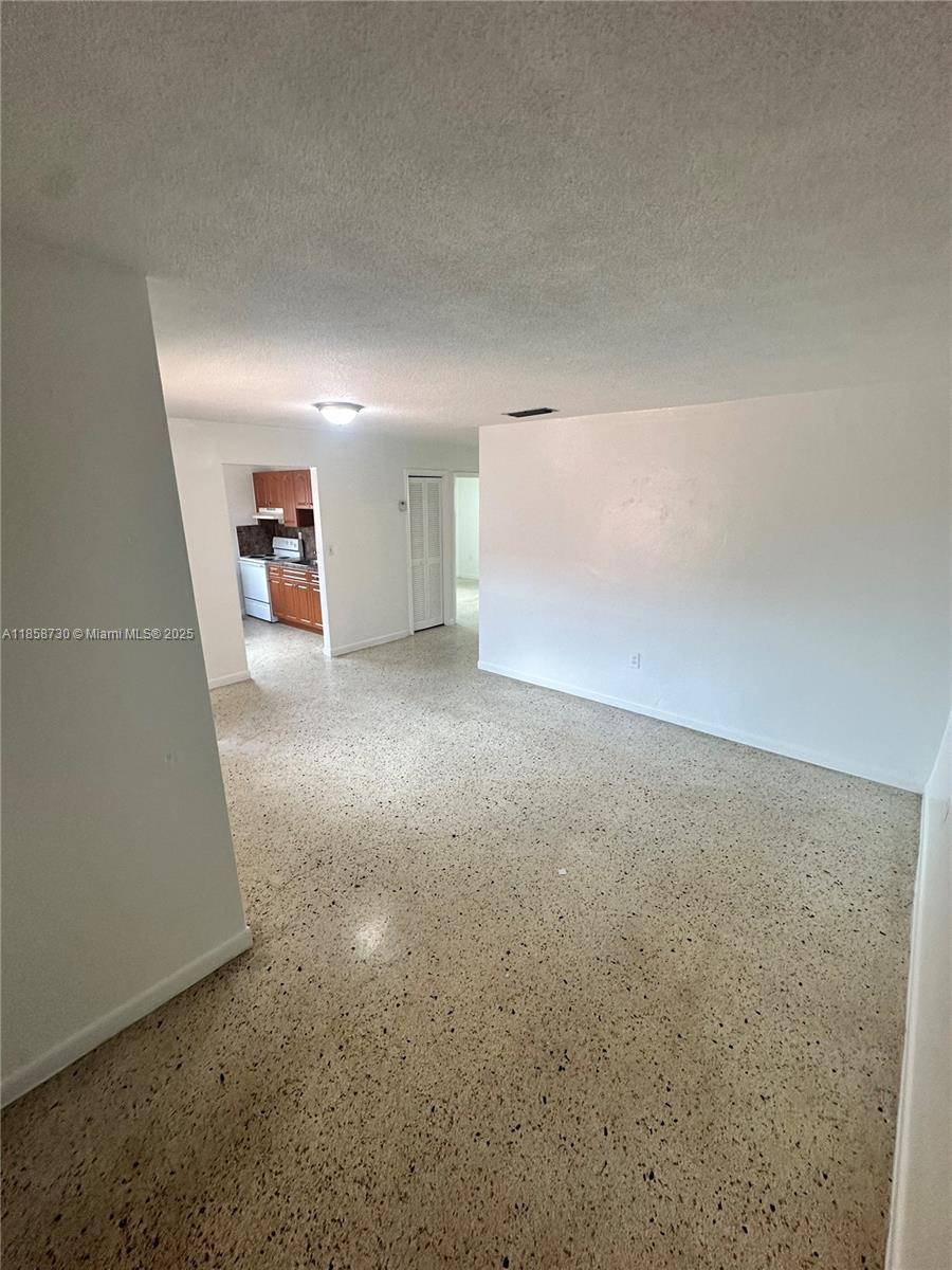 Hialeah, FL 33010,720 W 16th St #12