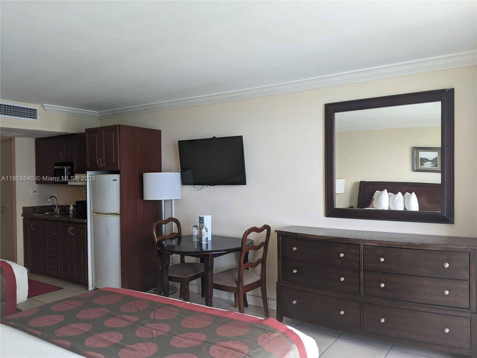 Sunny Isles Beach, FL 33160,19201 COLLINS AVE #615