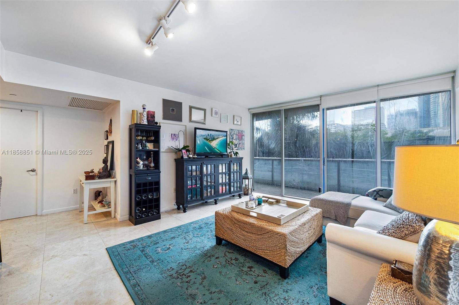 Miami, FL 33131,495 Brickell Ave #411