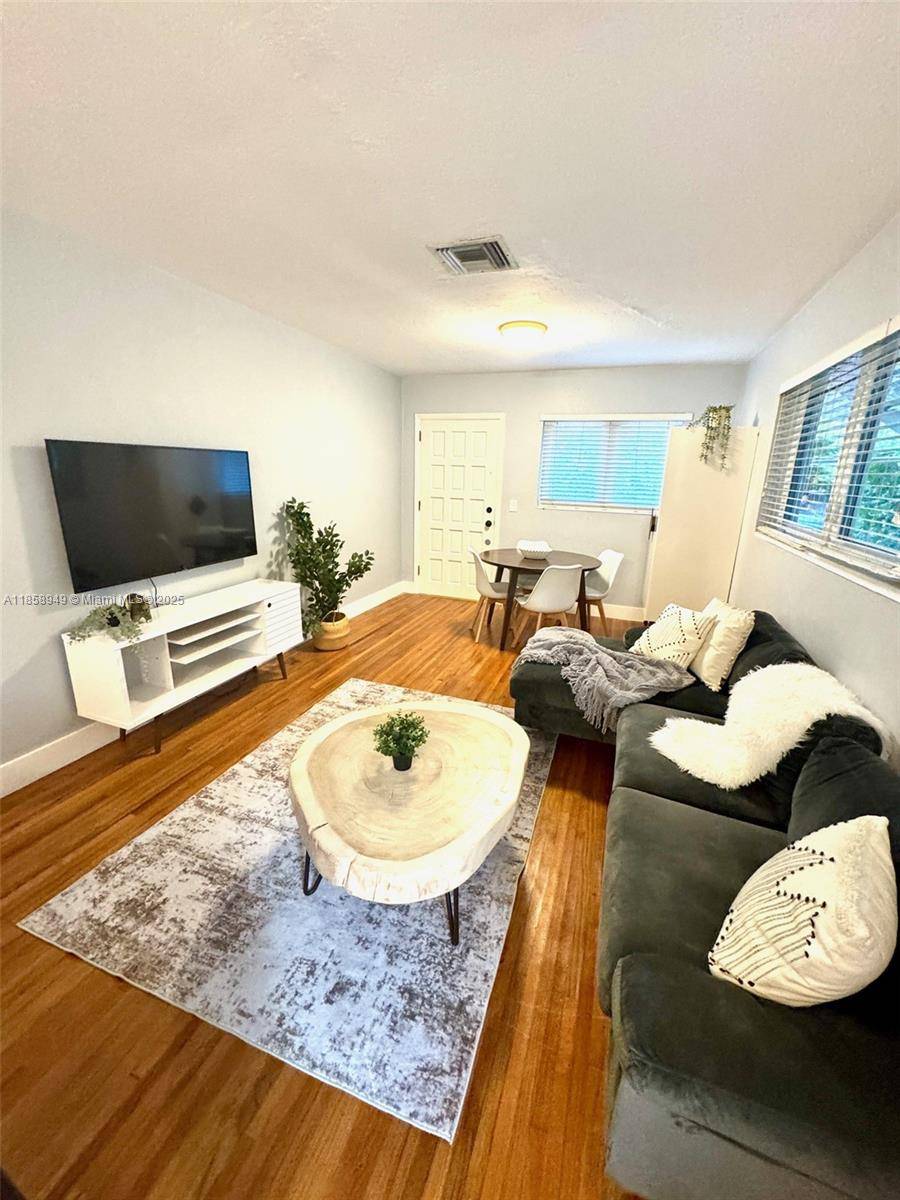 Miami, FL 33145,3095 SW 21st St #1