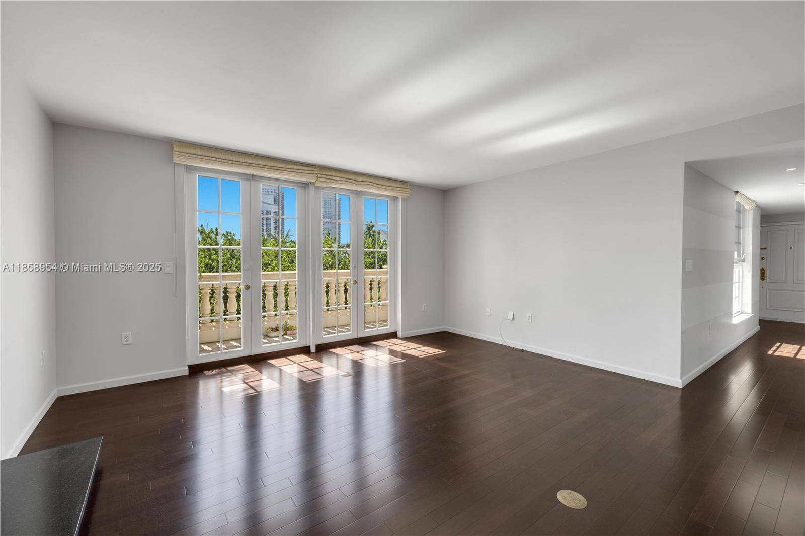 Miami Beach, FL 33139,243 Meridian Ave #211