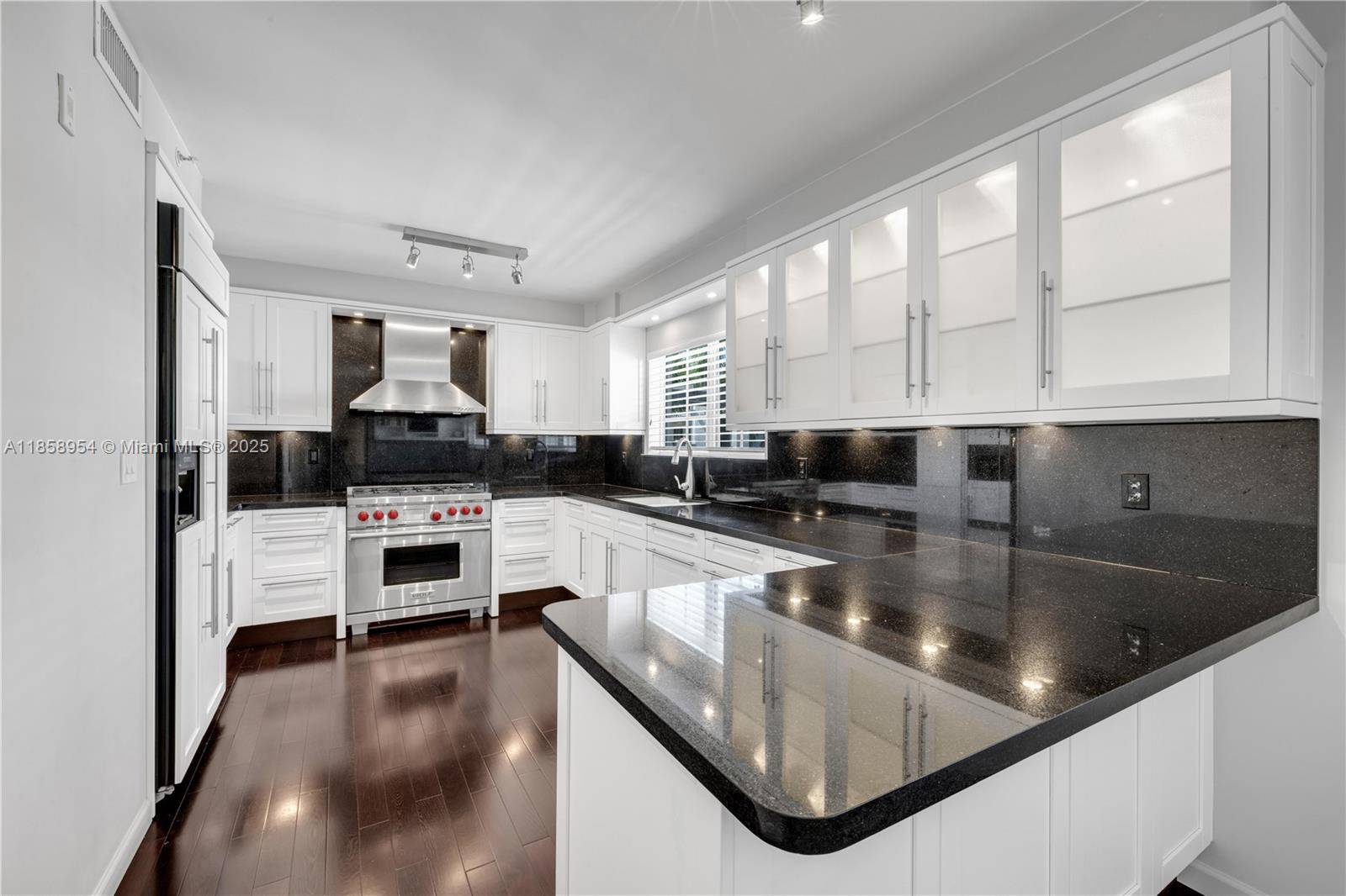 Miami Beach, FL 33139,243 Meridian Ave #211