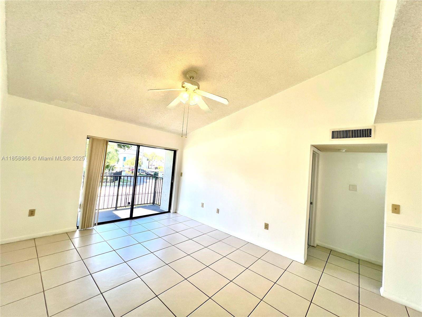 Hialeah, FL 33015,7215 NW 179th St #205
